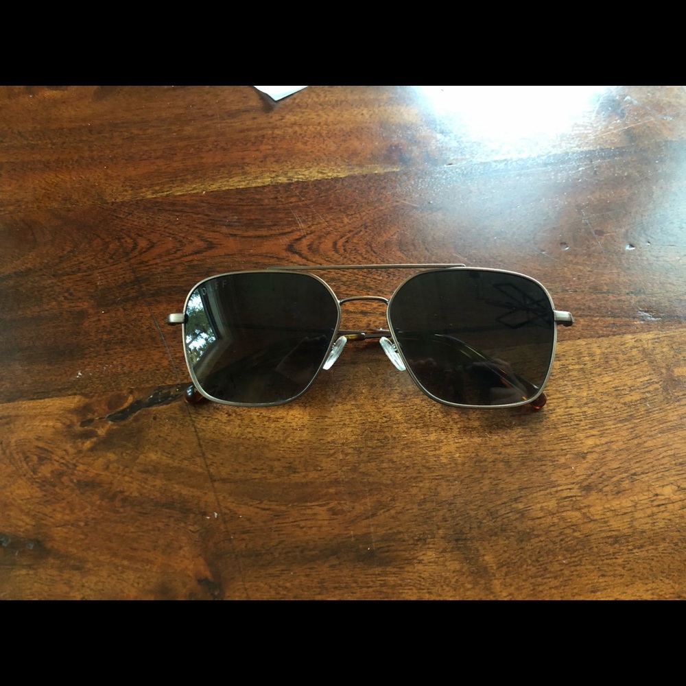 DIFF Eyeware men’s sunglasses great condition